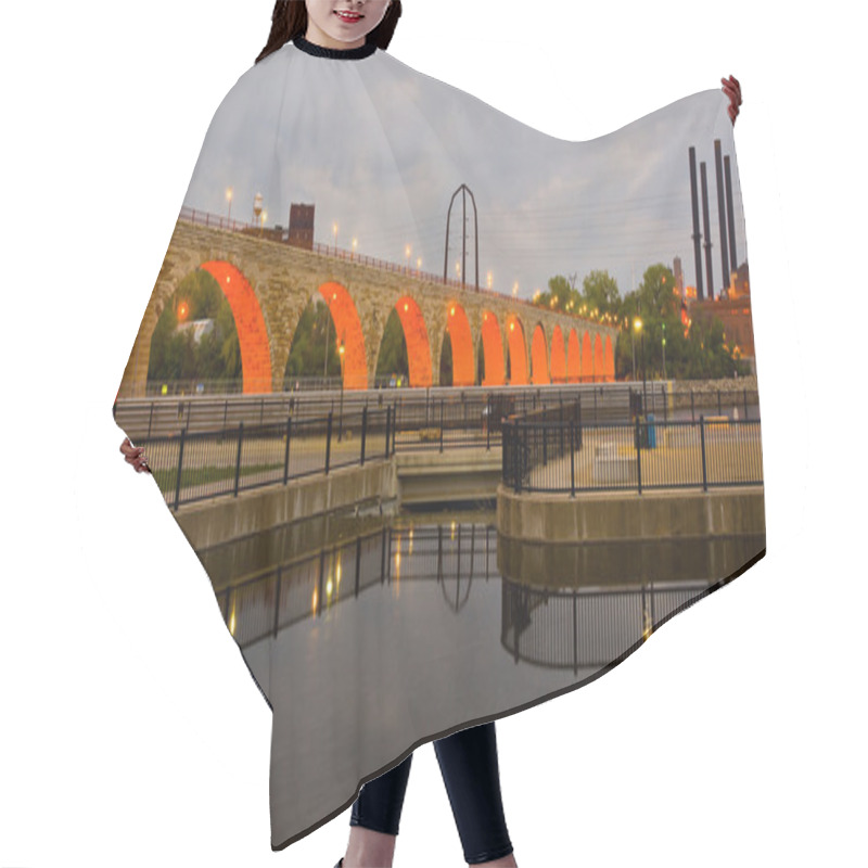 Personality  Stone Arch Bridge Hair Cutting Cape