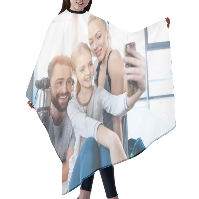 Personality  Girl Taking Self Portrait With Parents At Fitness Center Hair Cutting Cape