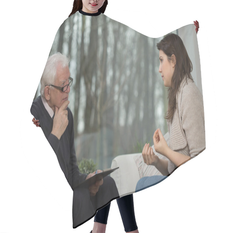 Personality  Women Uses Psychological Counseling Hair Cutting Cape