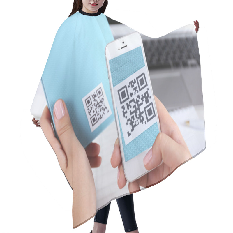 Personality  Woman Scanning Voucher Code Hair Cutting Cape