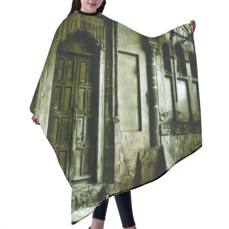 Personality  Haunted House Hair Cutting Cape