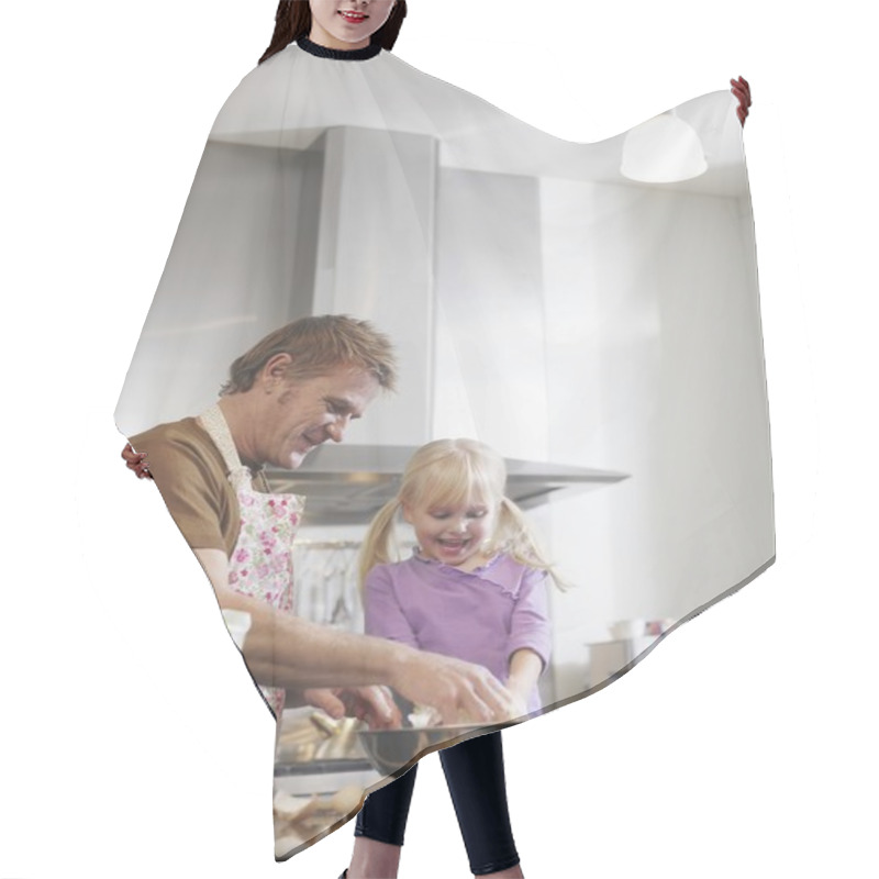 Personality  Father And Daughter Baking Hair Cutting Cape