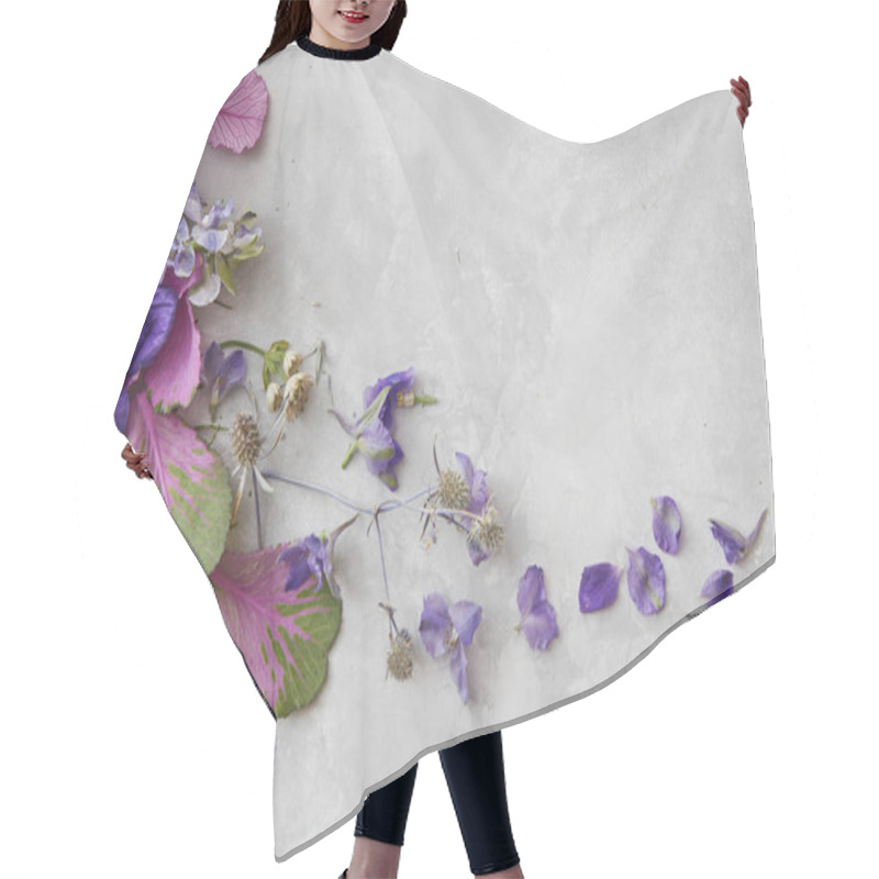 Personality  Composition Of Beautiful Flowers Hair Cutting Cape