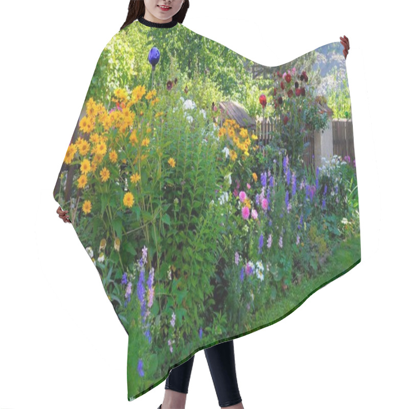 Personality  Peasant Garden, Wachau, Perennial Garden Hair Cutting Cape