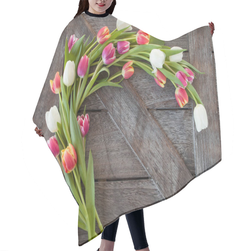 Personality  Wooden Background With Tulips Hair Cutting Cape