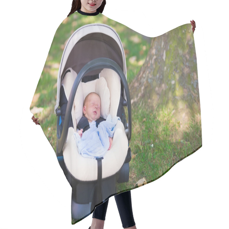 Personality  Newborn Baby Boy Sleeping In Car Seat Hair Cutting Cape