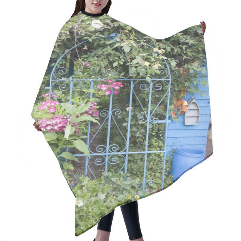 Personality  Old Wrought Iron Gate To A Secret Garden Hair Cutting Cape