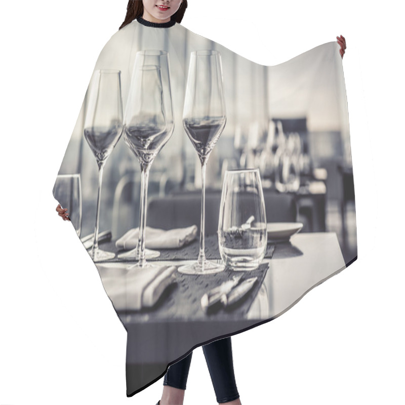 Personality  Empty Glasses In Restaurant Hair Cutting Cape