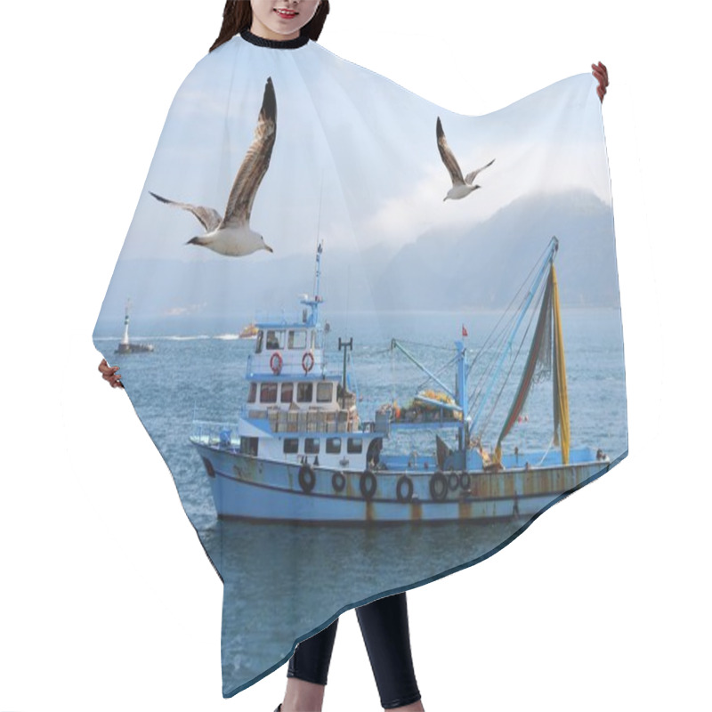 Personality  Fishing Boat Hair Cutting Cape