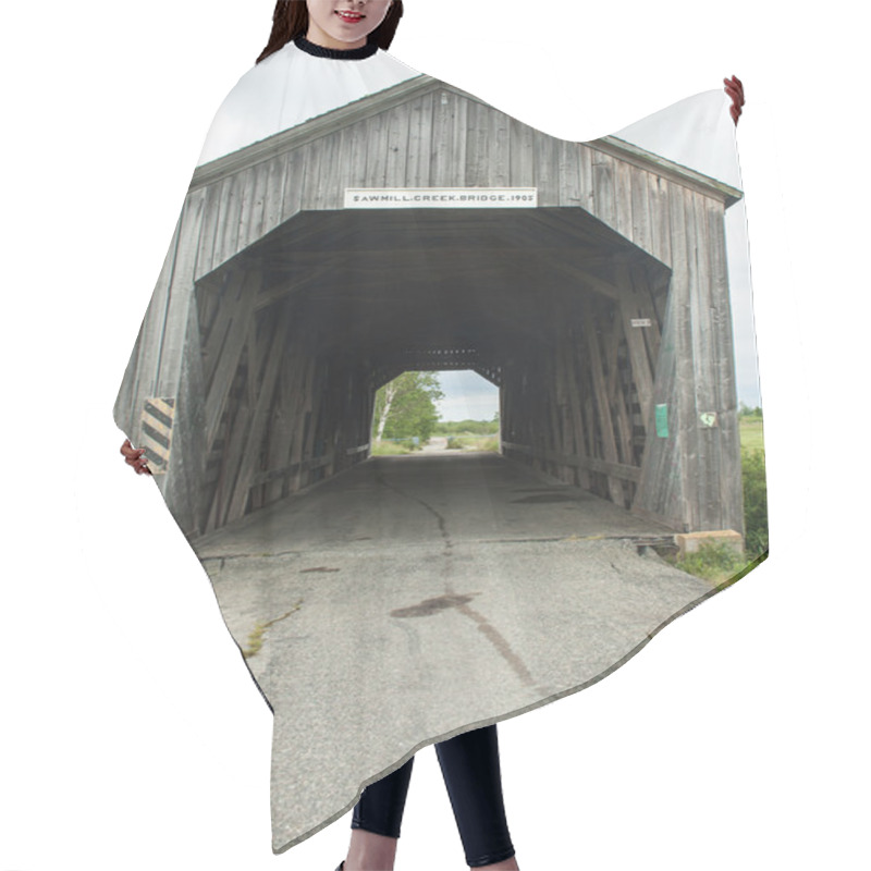 Personality  Wooden Covered Bridge Hair Cutting Cape