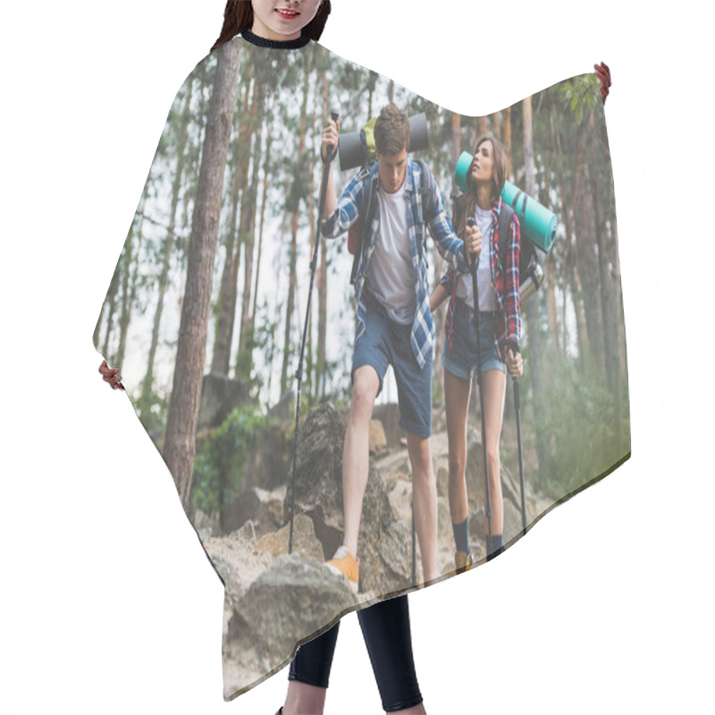 Personality  Couple On Hiking Trip Hair Cutting Cape