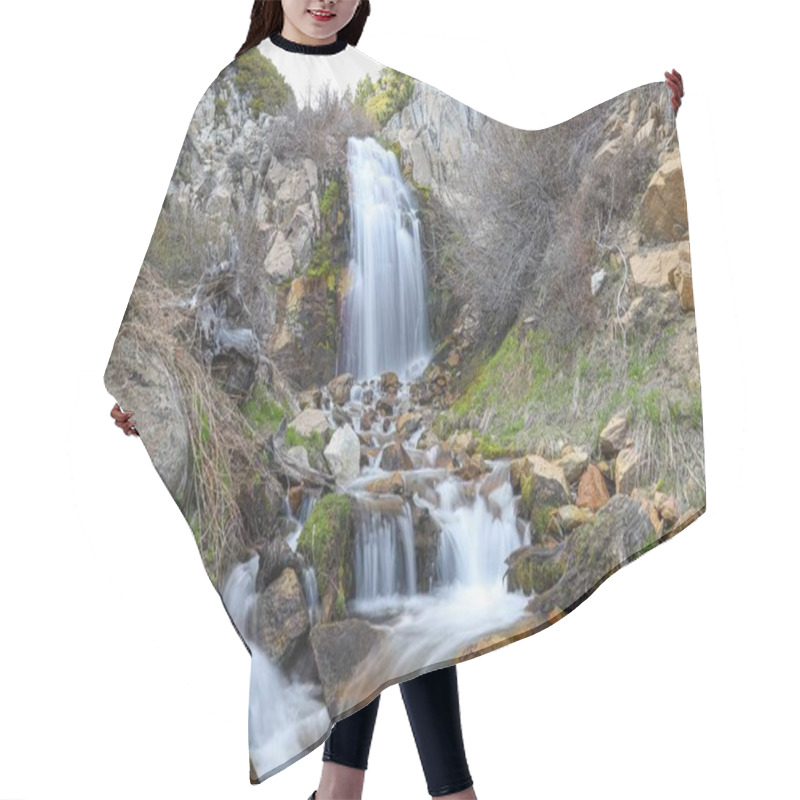 Personality  Third Creek Waterfall, Nevada - May 2020: Annual Snowmelt Creates A Waterfall In The Lake Tahoe Basin. Hair Cutting Cape