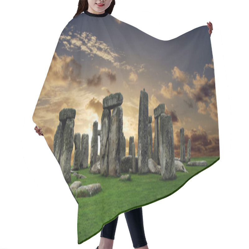 Personality  Stonehenge Hair Cutting Cape