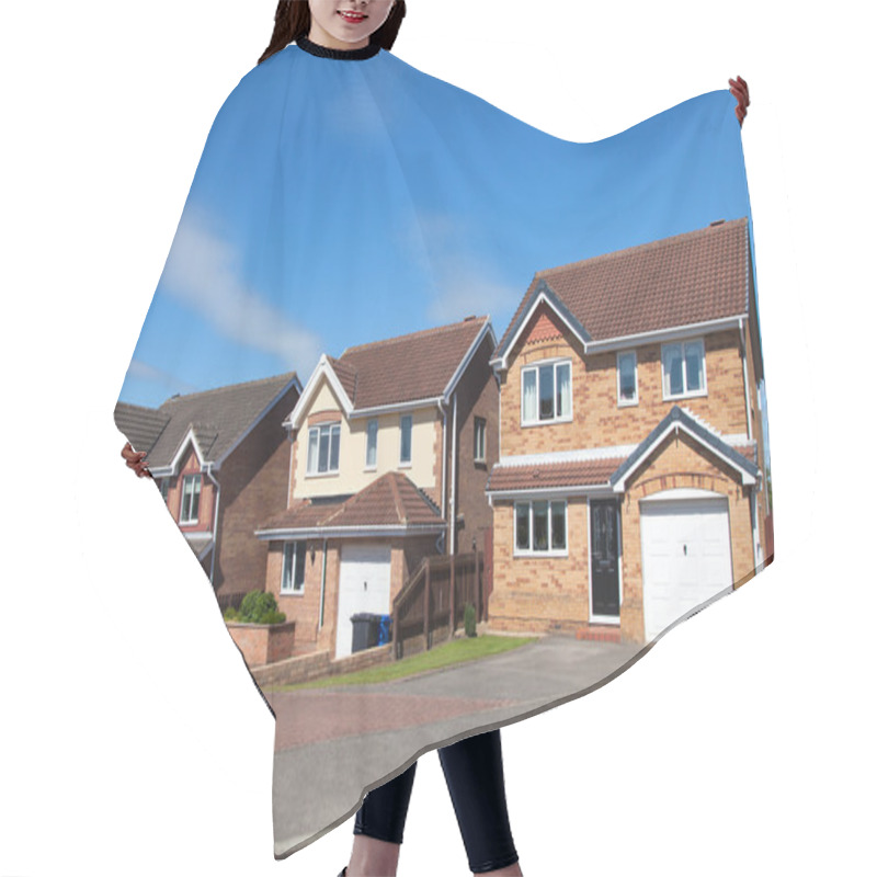 Personality  Row Of English Detached Houses Hair Cutting Cape