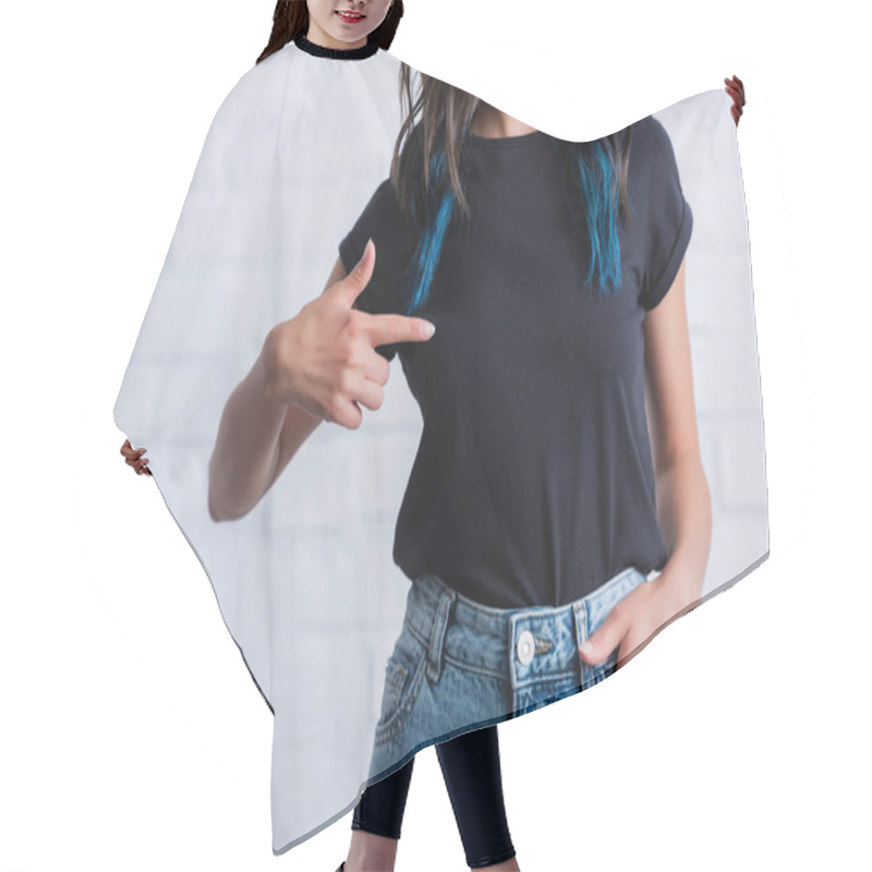 Personality  Cropped Image Of Young Woman Pointing By Finger On Empty Black T-shirt  Hair Cutting Cape