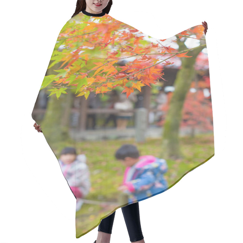 Personality  Japan Autumn Red Maple At Tofukuji Temple With Blur Kids Happy Hair Cutting Cape