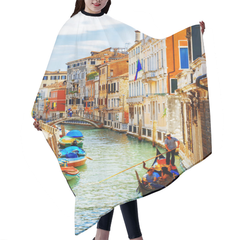 Personality  Tourists Traveling In Gondola, Rio Marin Canal, Venice, Italy Hair Cutting Cape