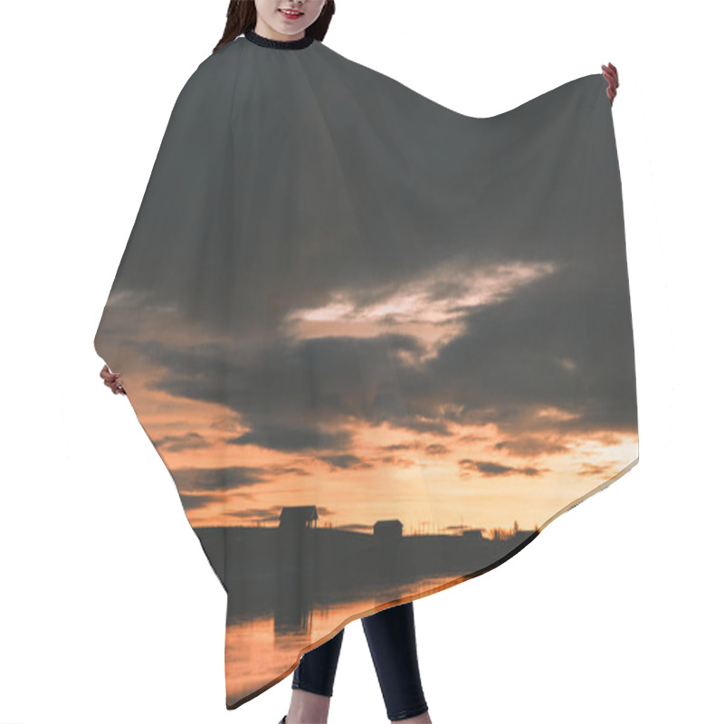 Personality  Skyline Hair Cutting Cape