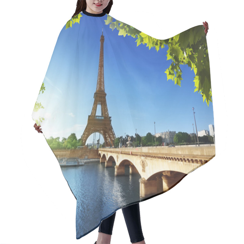 Personality  Eiffel Tower, Paris. France Hair Cutting Cape