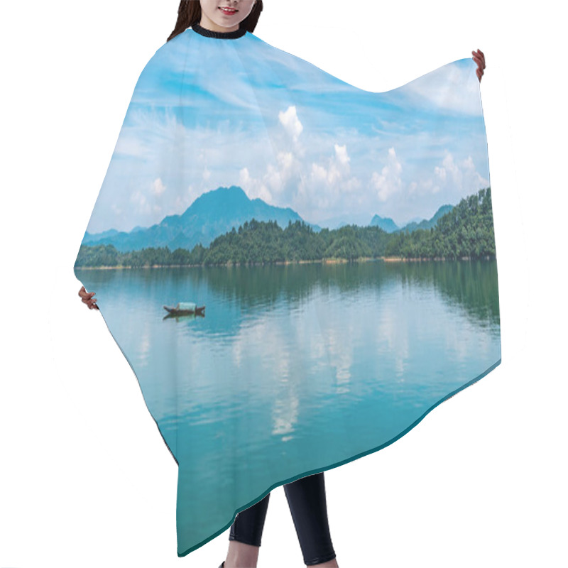 Personality  The Beautiful Landscape Of Qiandao Lake In Hangzhou Hair Cutting Cape