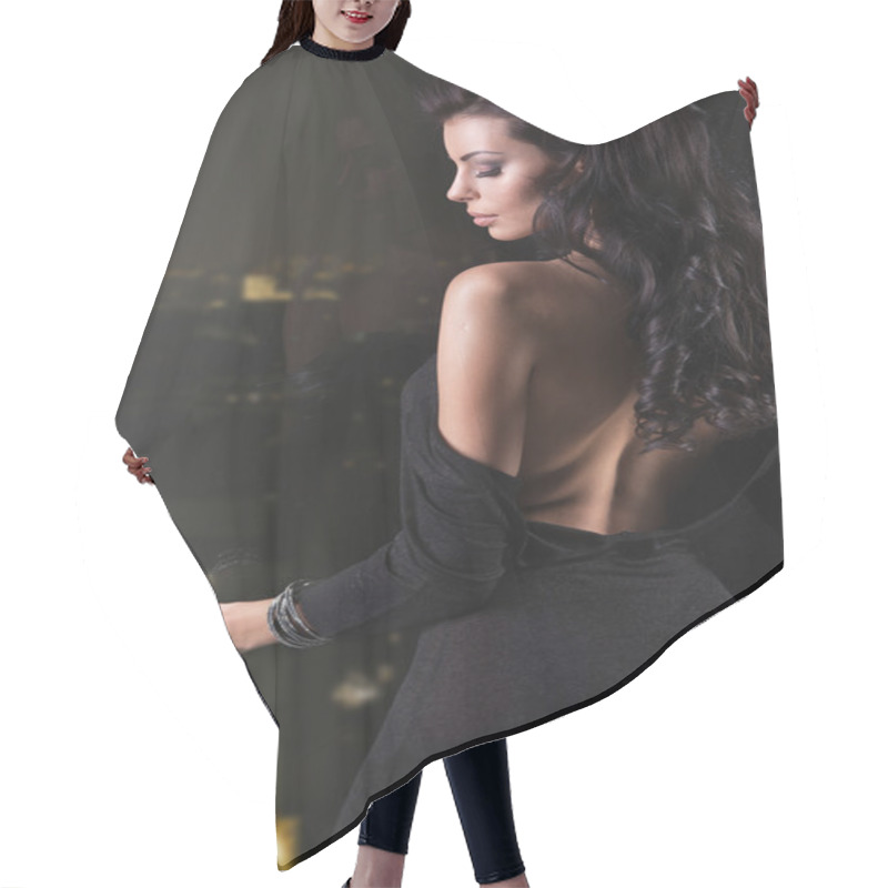 Personality  Sexy Woman Over Night City Background Hair Cutting Cape