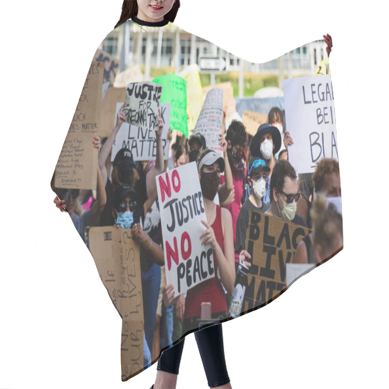 Personality  Miami Downtown, FL, USA - MAY 31, 2020: People. White And Black Together On Demonstrations. No Justice No Peace Poster In Woman Hands. All Lives Cant Matter Sign. Against The Murder Of George Floyd. Hair Cutting Cape