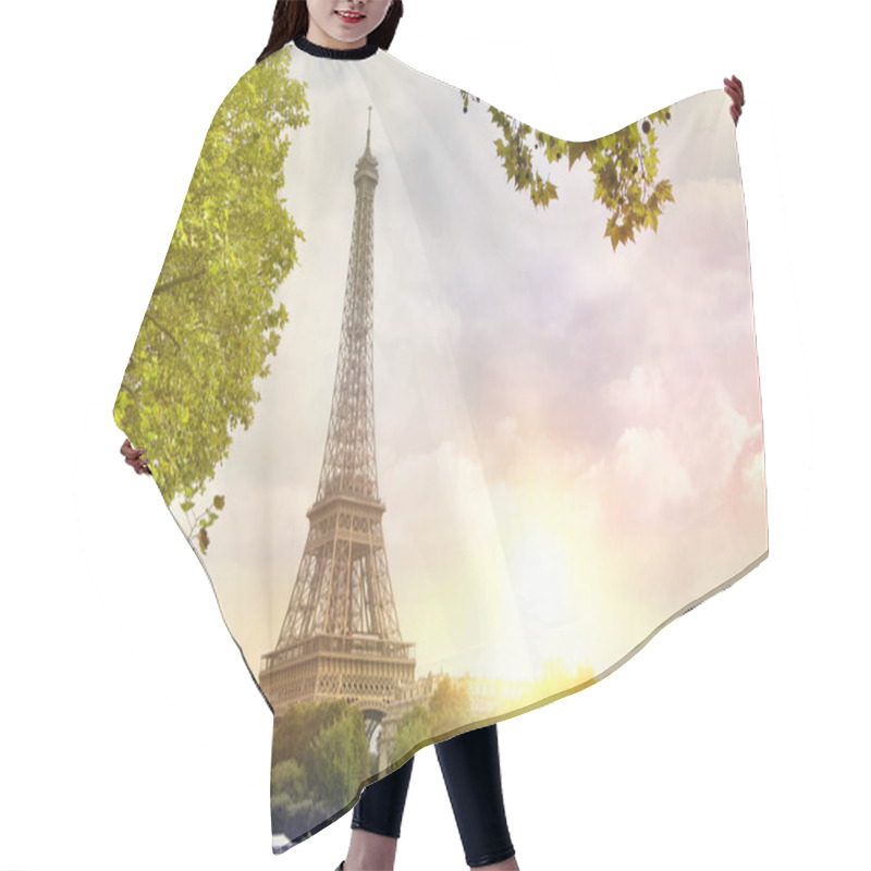 Personality  Eiffel Tower Sunset. Hair Cutting Cape