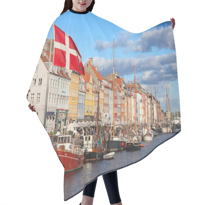 Personality  Copenhagen (Nyhavn District) In A Sunny Summer Day Hair Cutting Cape