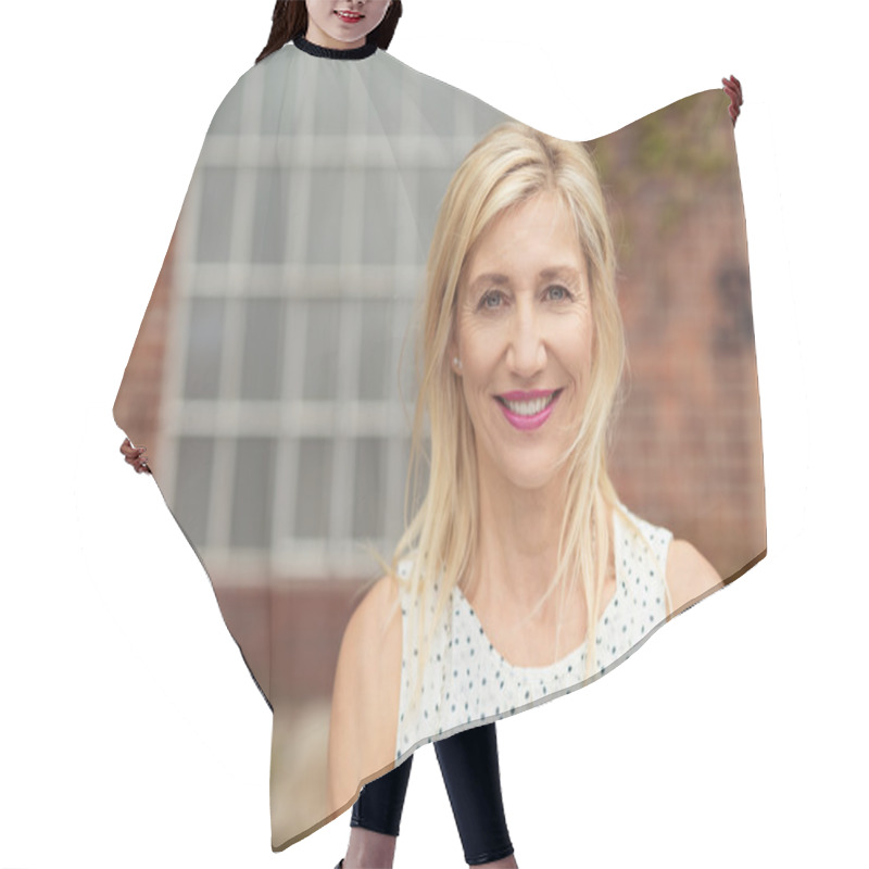 Personality  Blonde Middle-aged Woman With Medium-length Hair Hair Cutting Cape