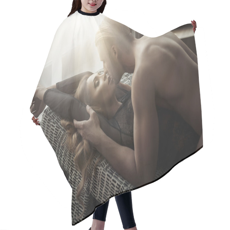 Personality  Sexy Young Couple Kissing And Playing In Bed. Hair Cutting Cape