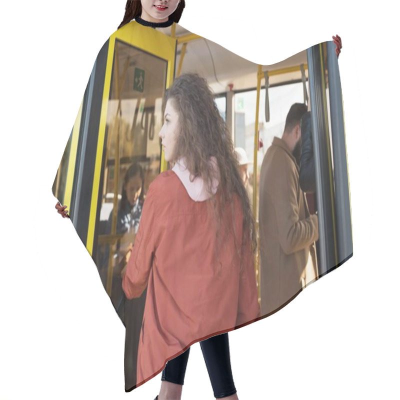 Personality  Woman Entering City Bus Hair Cutting Cape