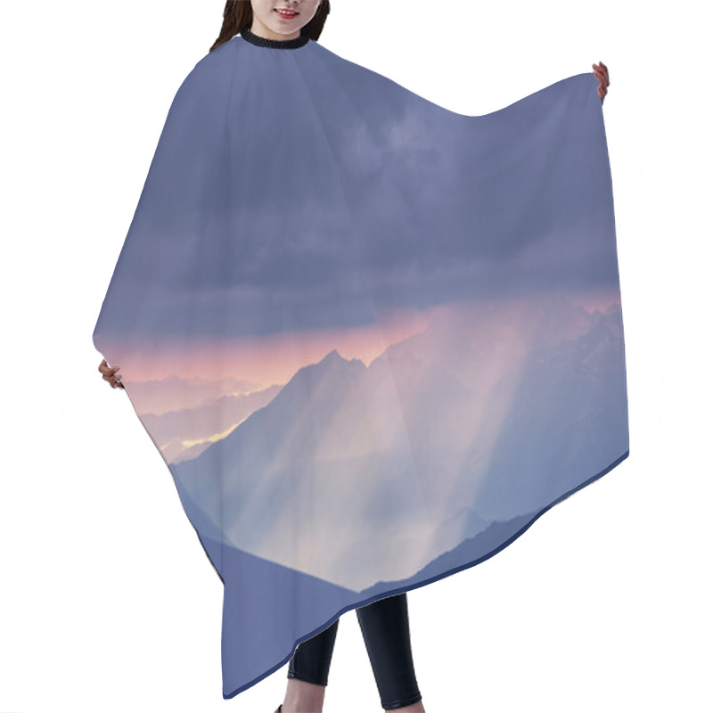 Personality  Mountains Silhouette Panorama Hair Cutting Cape