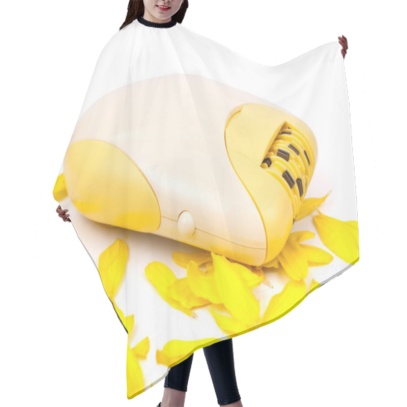 Personality  Epilator And Yellow Petals Hair Cutting Cape