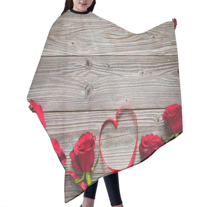 Personality  Red Roses On Wooden Board Hair Cutting Cape