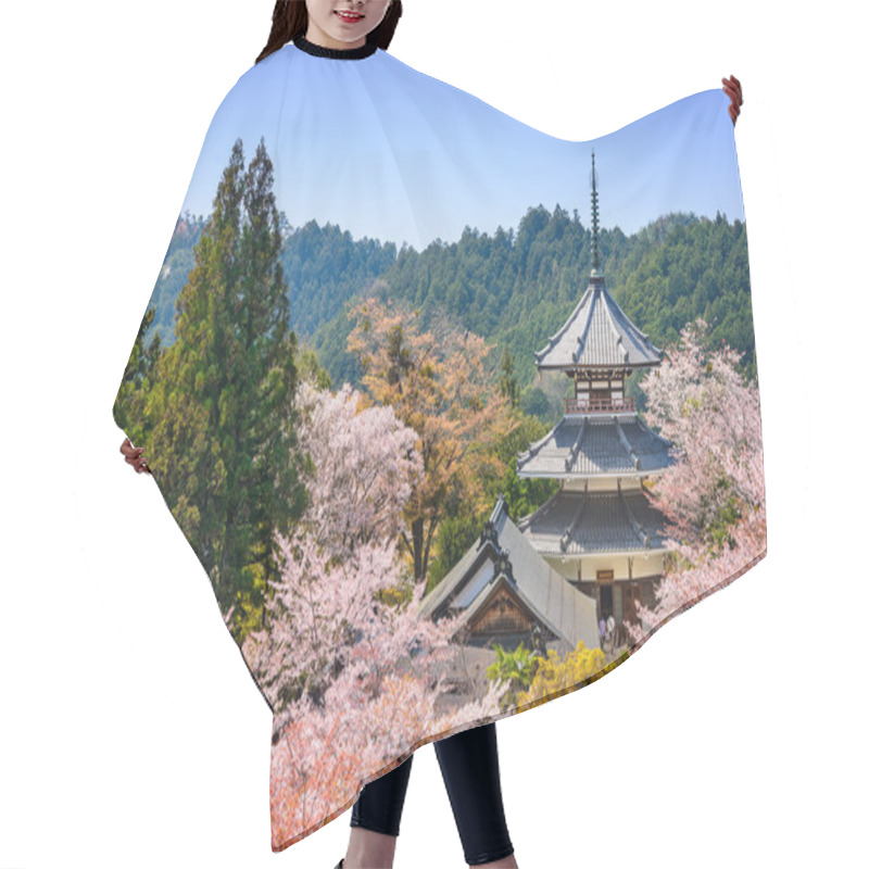 Personality  Yoshinoyama, Japan Spring Scene Hair Cutting Cape