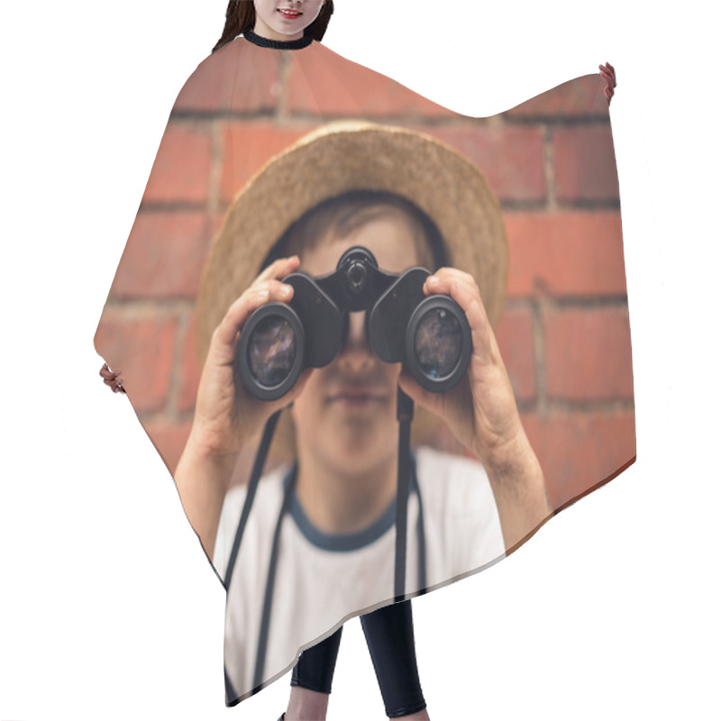 Personality  Boy In A Straw Hat Looks In Binoculars Hair Cutting Cape