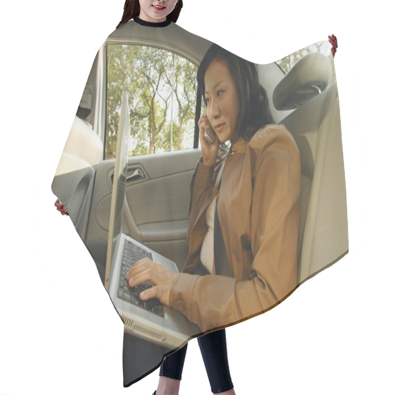 Personality  Businesswoman In Car Hair Cutting Cape