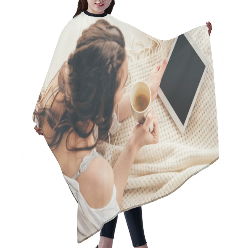 Personality  Young Woman With Digital Tablet  Hair Cutting Cape