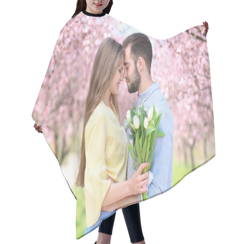 Personality  Young Lovely Couple   Hair Cutting Cape