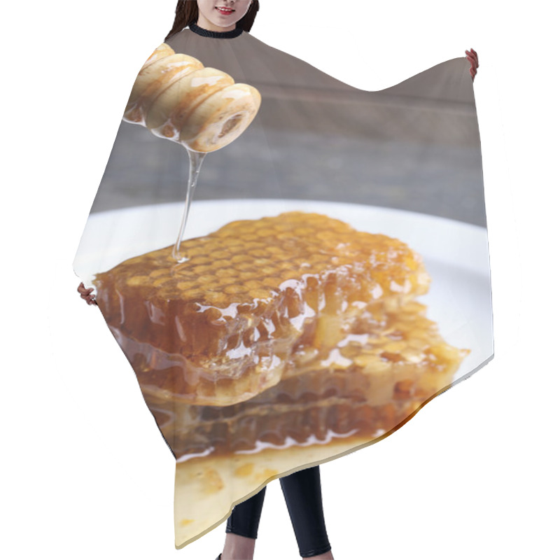 Personality  Honey Dripping On Honeycombs On Plate On Wooden Background Hair Cutting Cape