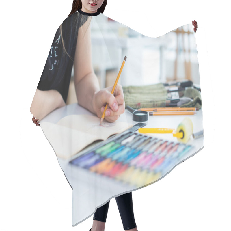 Personality   Female Painter Drawing Draft At Sketchbook   Hair Cutting Cape