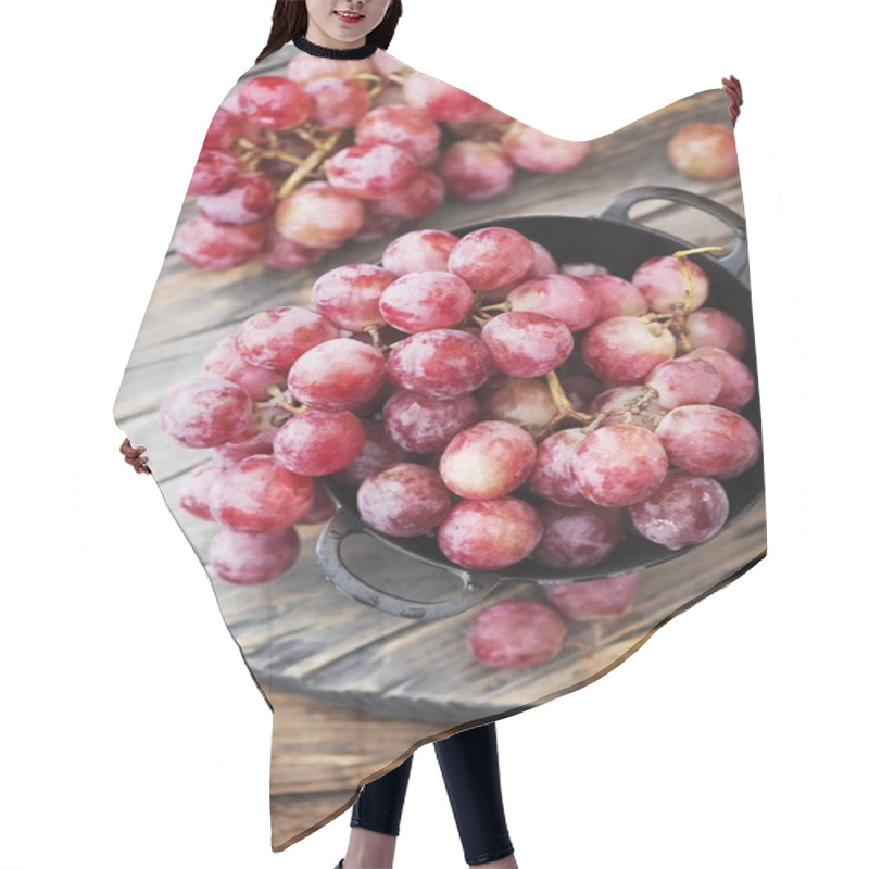 Personality  Red Grape On Wooden Table Hair Cutting Cape