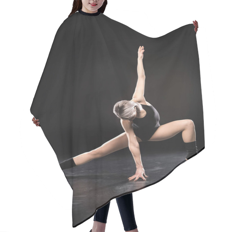 Personality  Young Dancer Posing Hair Cutting Cape