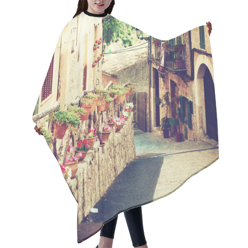 Personality  Medieval Street Hair Cutting Cape