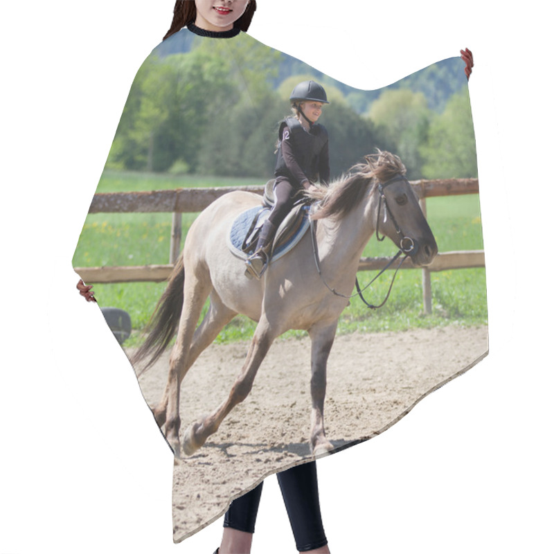 Personality  Horse Riding, Equestrian Girl Hair Cutting Cape