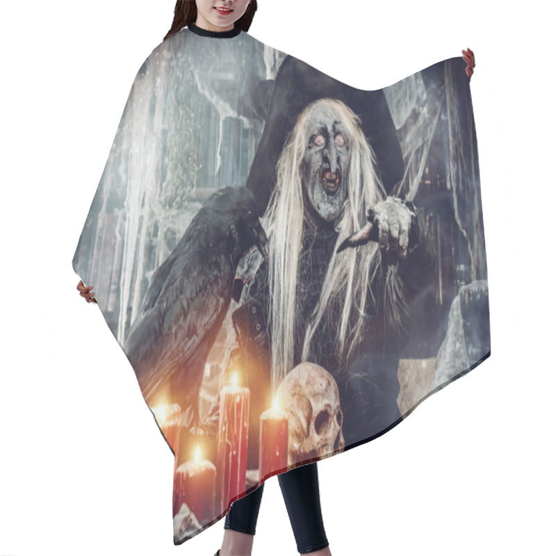 Personality  Talking Wizard. Halloween. Horror Film. Hair Cutting Cape