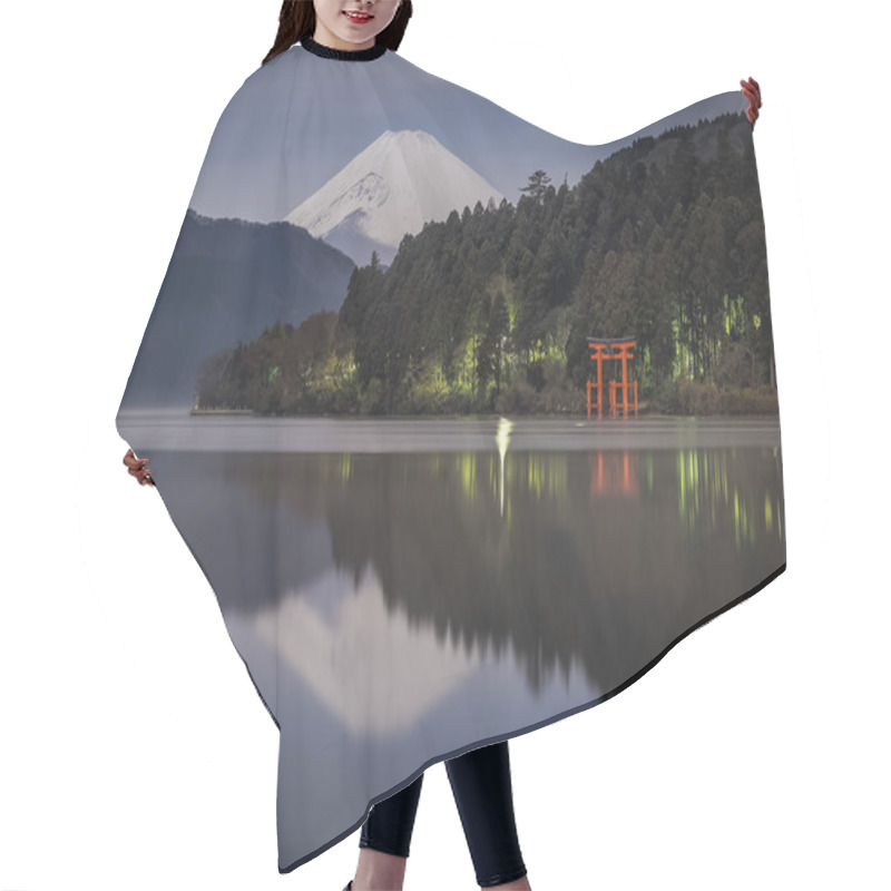 Personality  Mountain Fuji And Ashi Lake Hair Cutting Cape