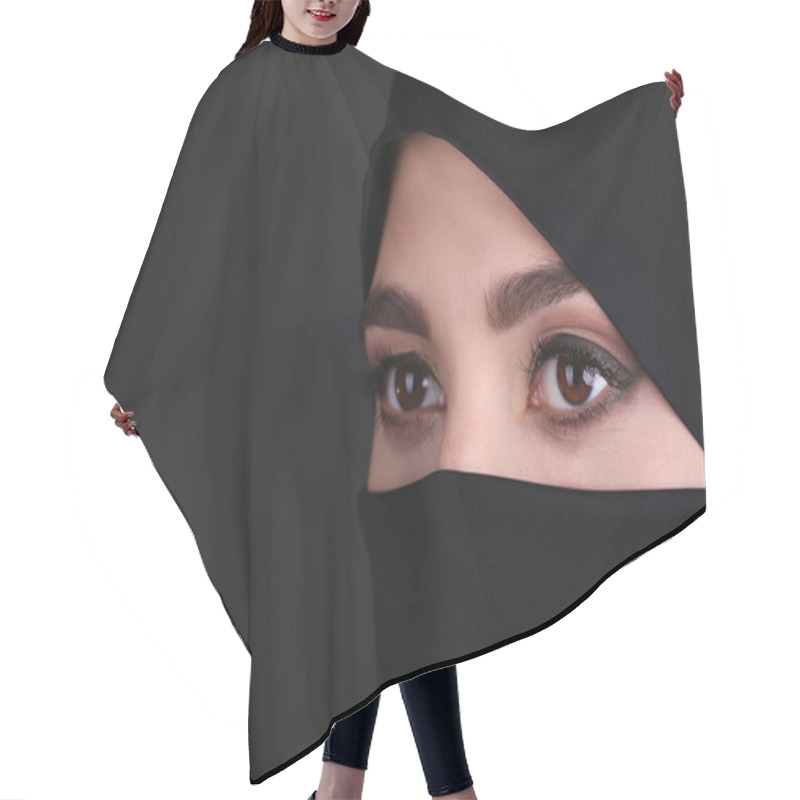 Personality  Beautiful Muslim Arabic Woman In Paranja On Dark Background Hair Cutting Cape