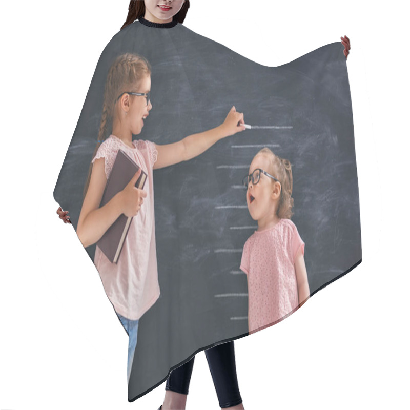 Personality  Sisters Play Together Hair Cutting Cape