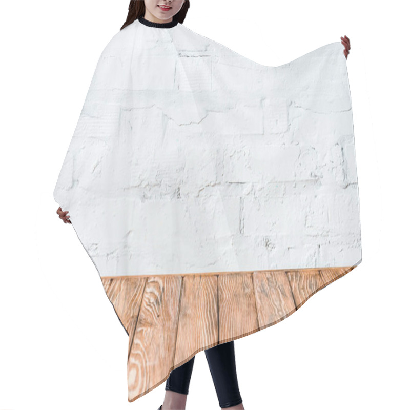 Personality  White Brick Wall And Rustic Wooden Table Hair Cutting Cape